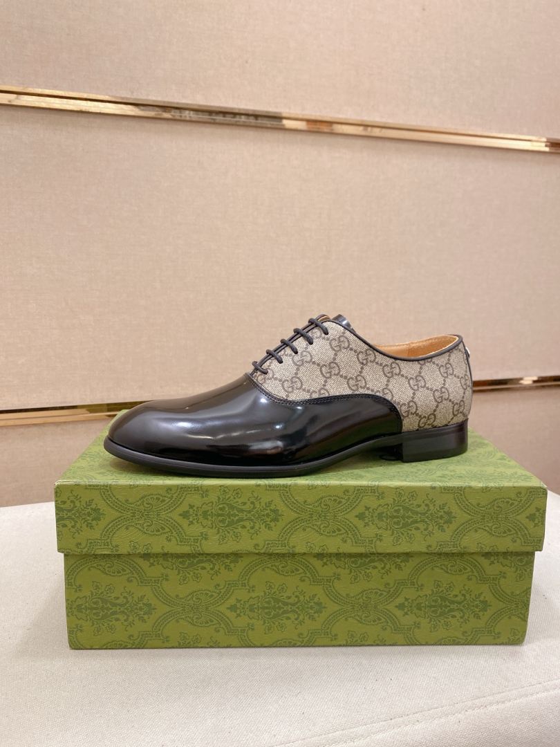 Gucci Leather Shoes