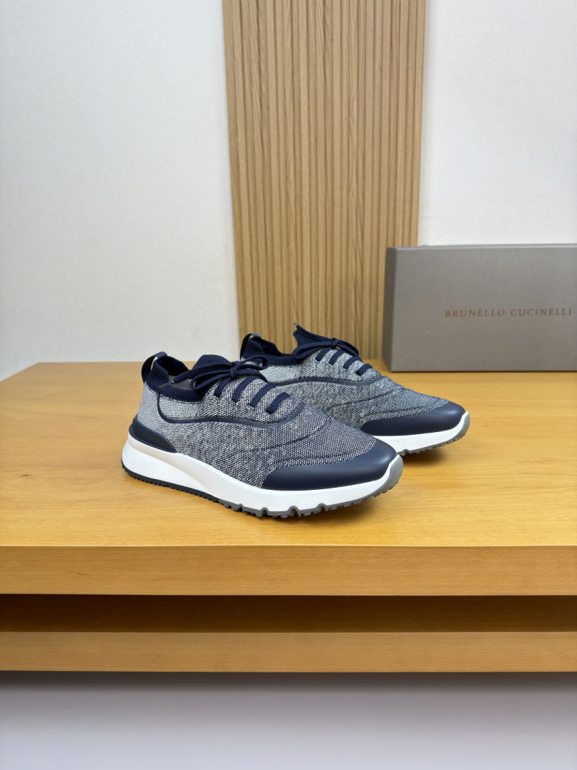 Sports Shoes