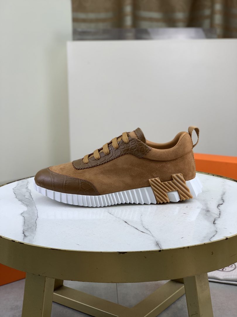 Sports Shoes
