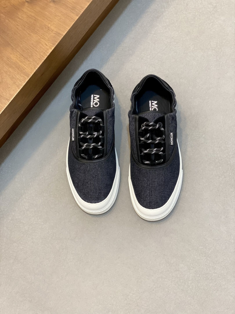 Sports Shoes