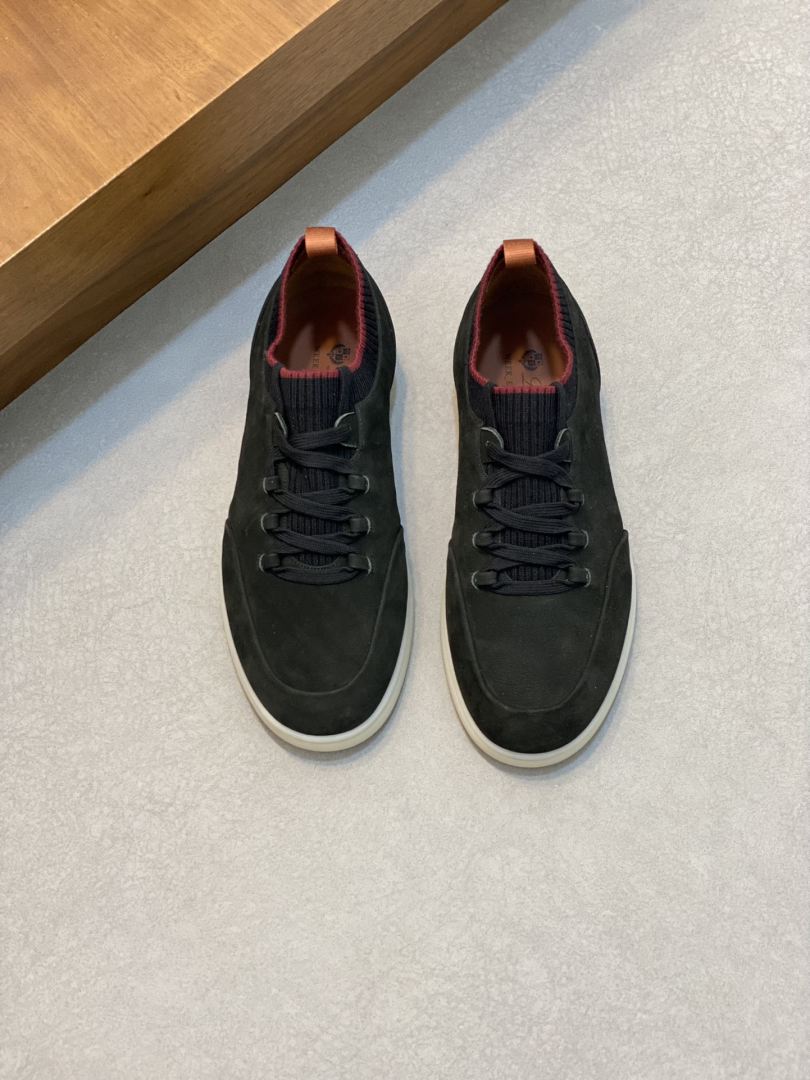 Sports Shoes