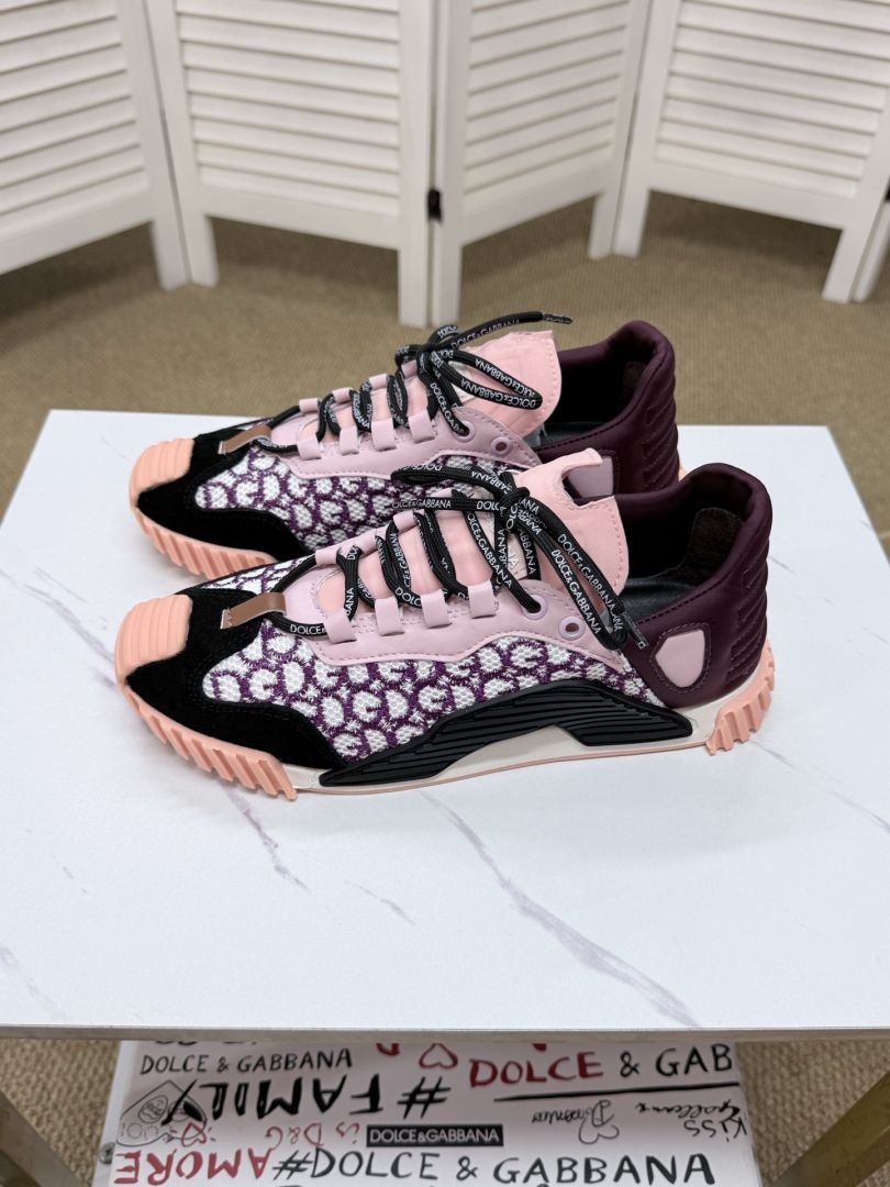 Sports Shoes