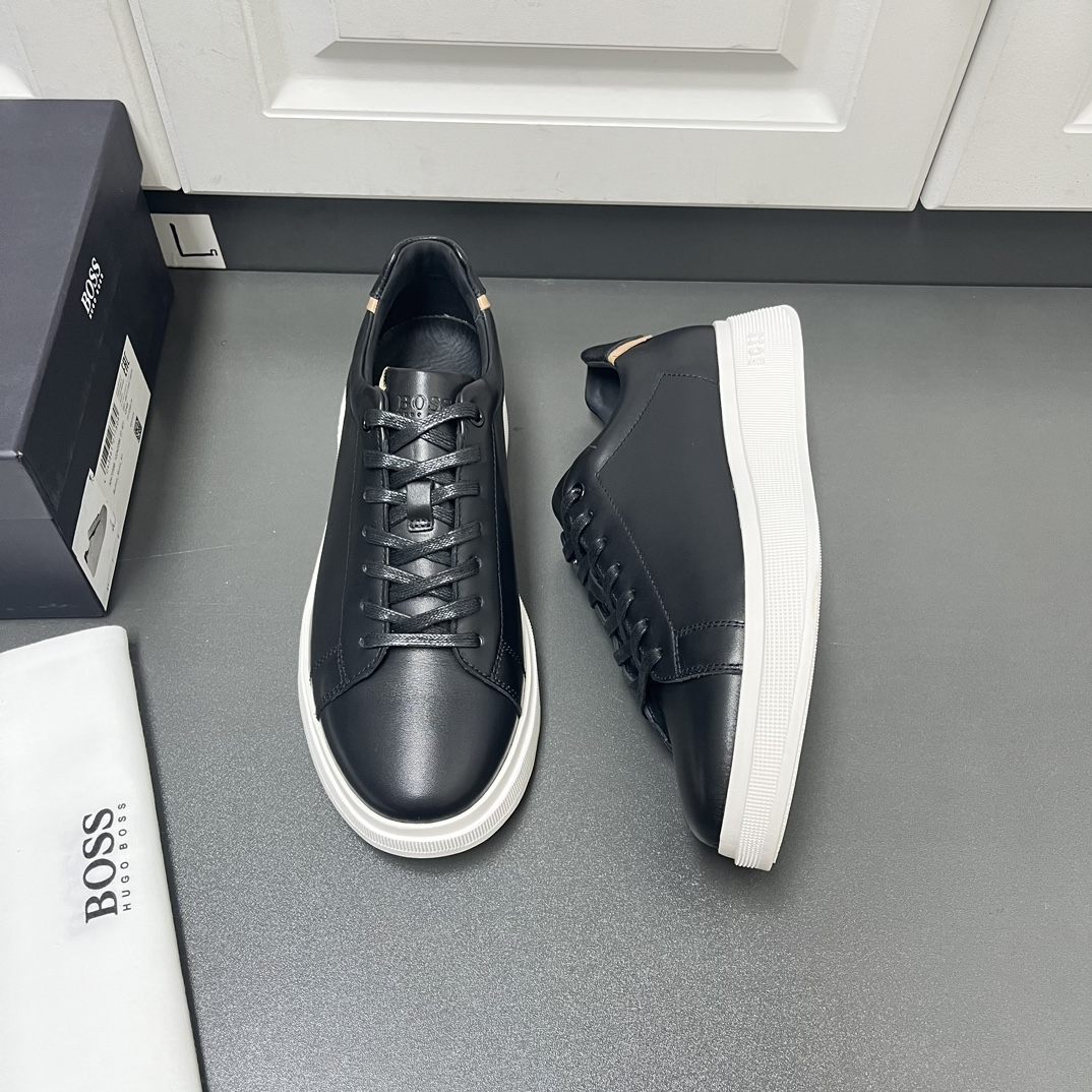 Sports Shoes