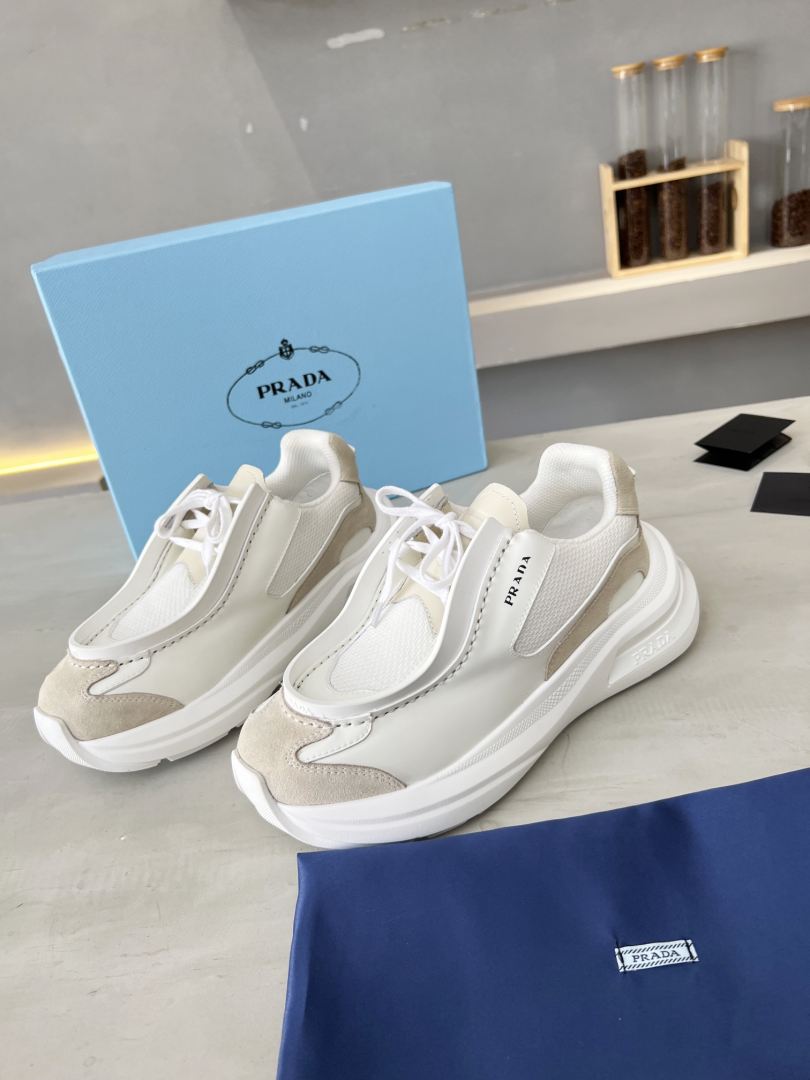 Sports Shoes